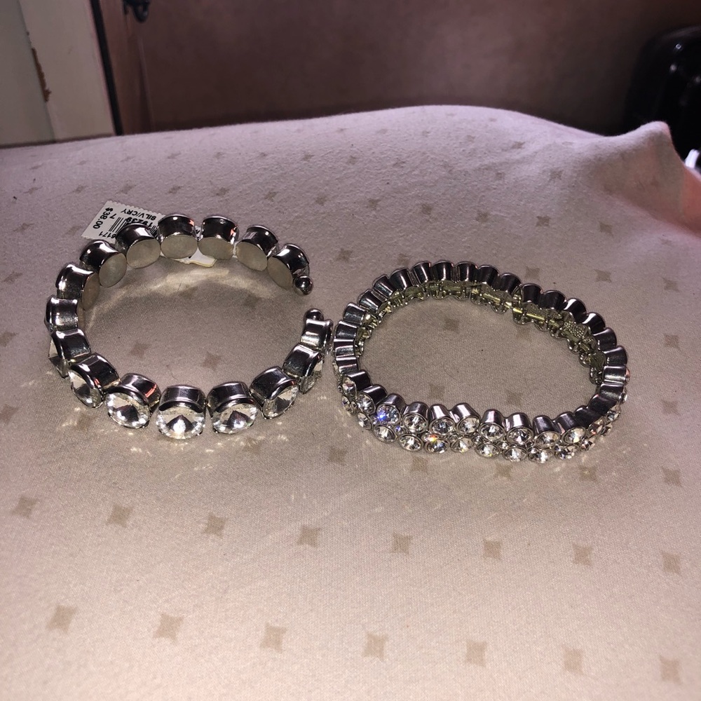 2 bracelets - Picture 3 of 5